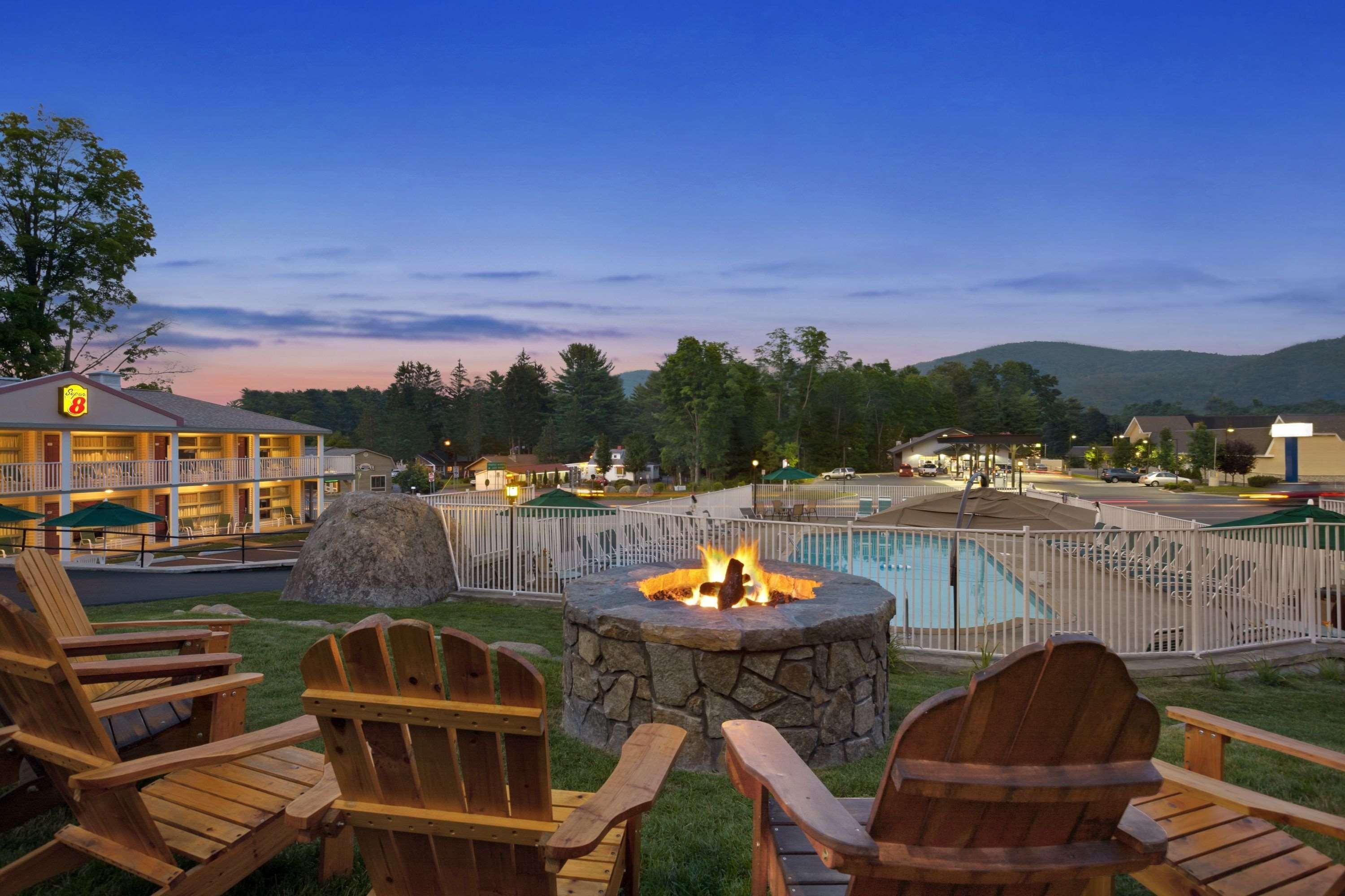 Super 8 By Wyndham Lake George/Downtown Exterior photo