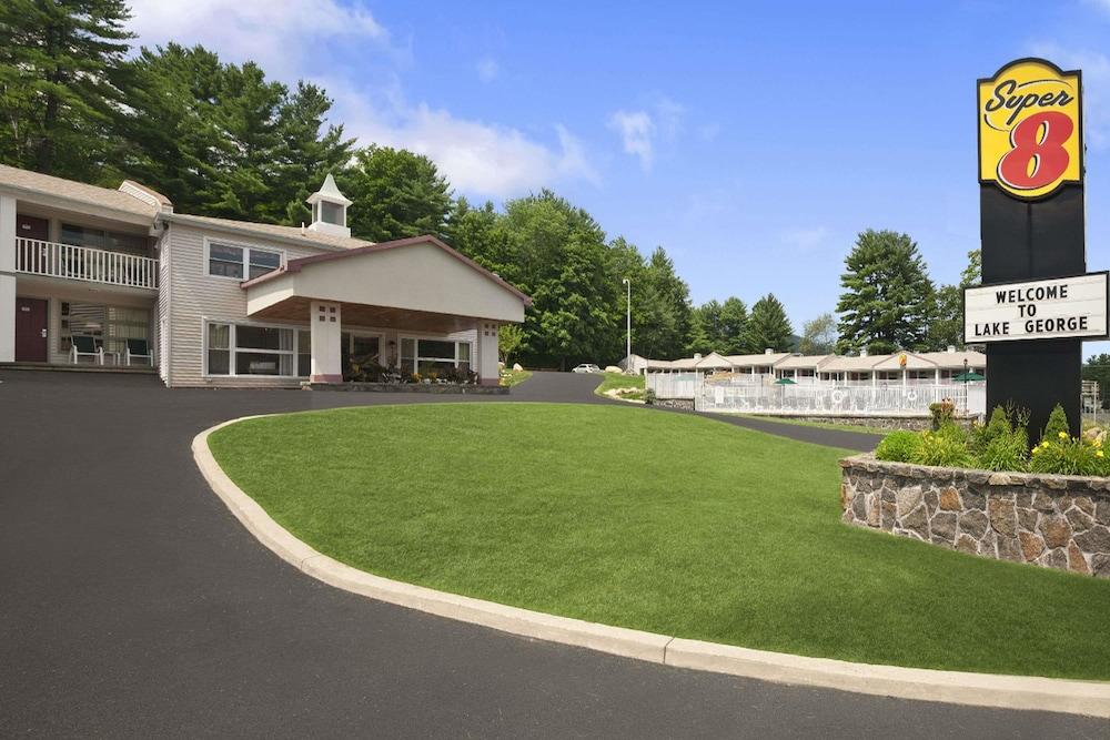 Super 8 By Wyndham Lake George/Downtown Exterior photo