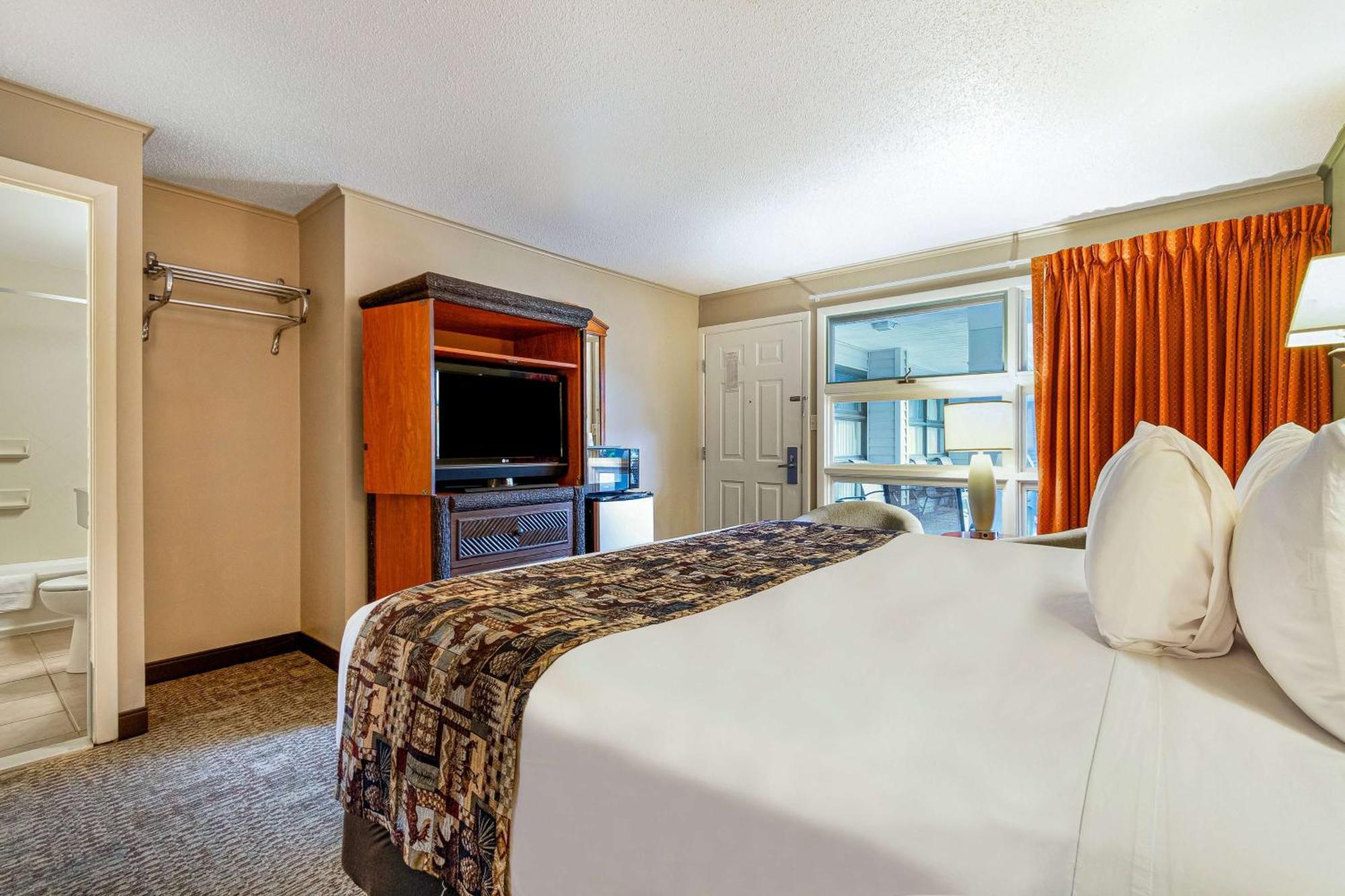 Super 8 By Wyndham Lake George/Downtown Exterior photo