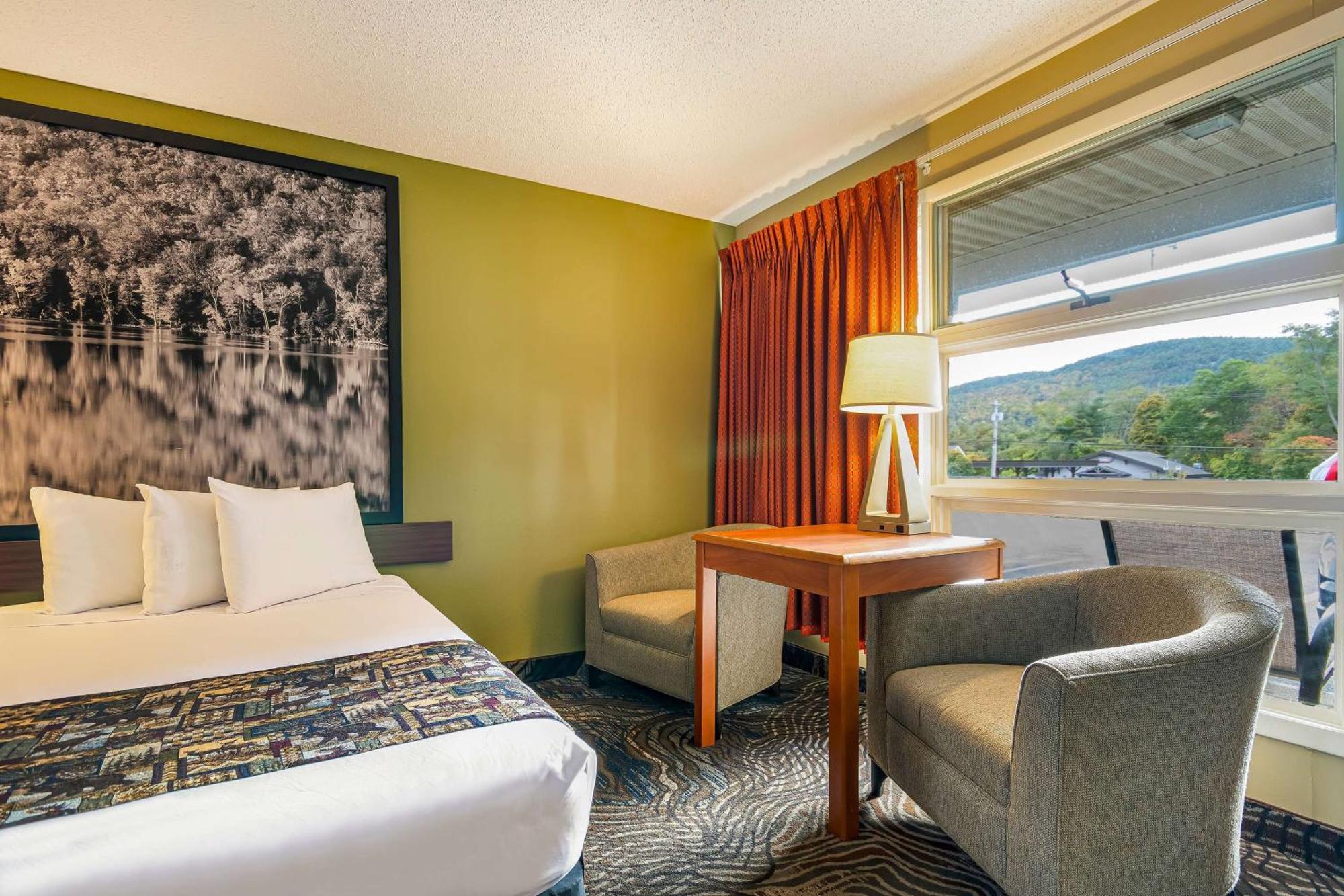Super 8 By Wyndham Lake George/Downtown Exterior photo
