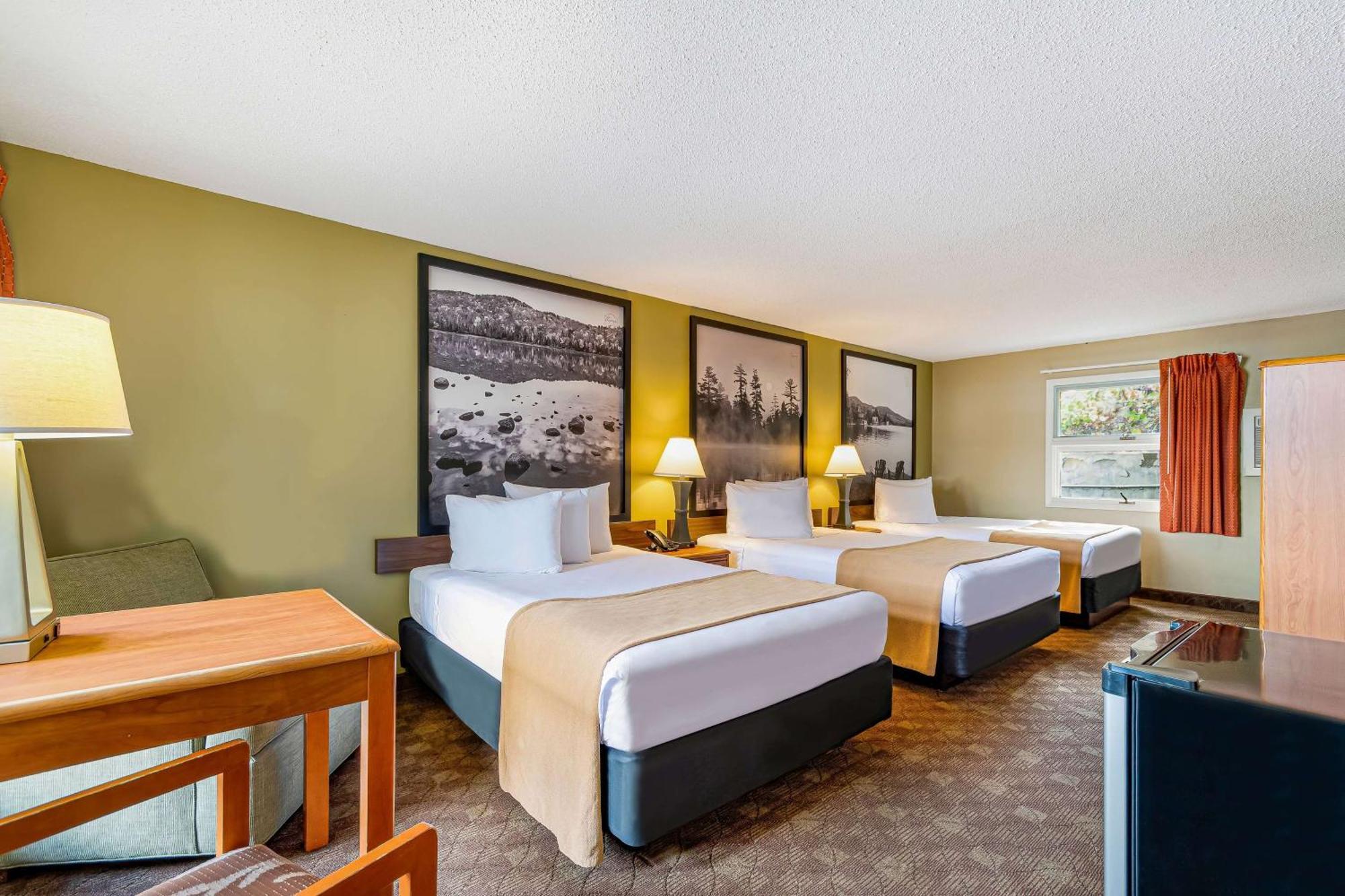 Super 8 By Wyndham Lake George/Downtown Exterior photo