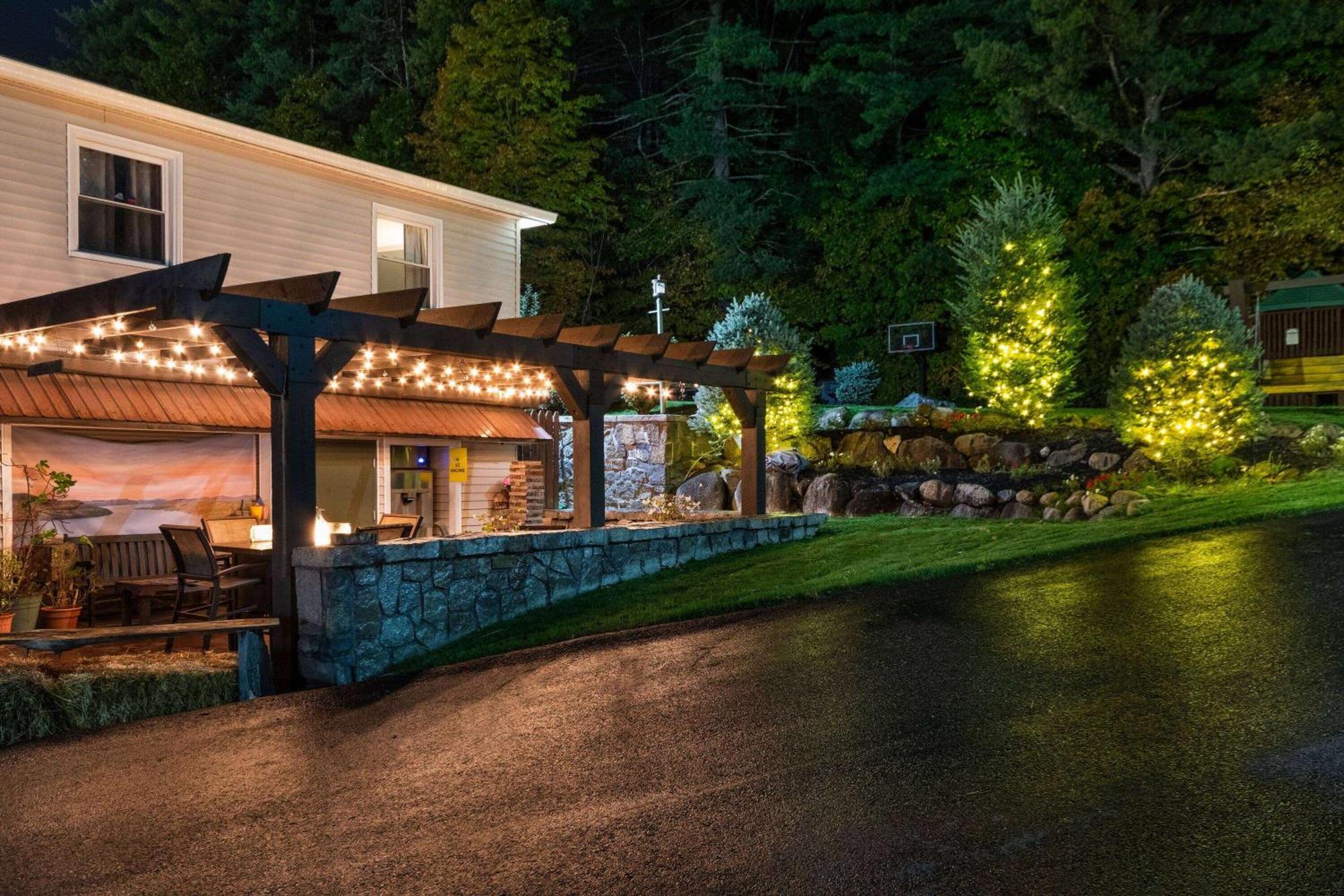 Super 8 By Wyndham Lake George/Downtown Exterior photo